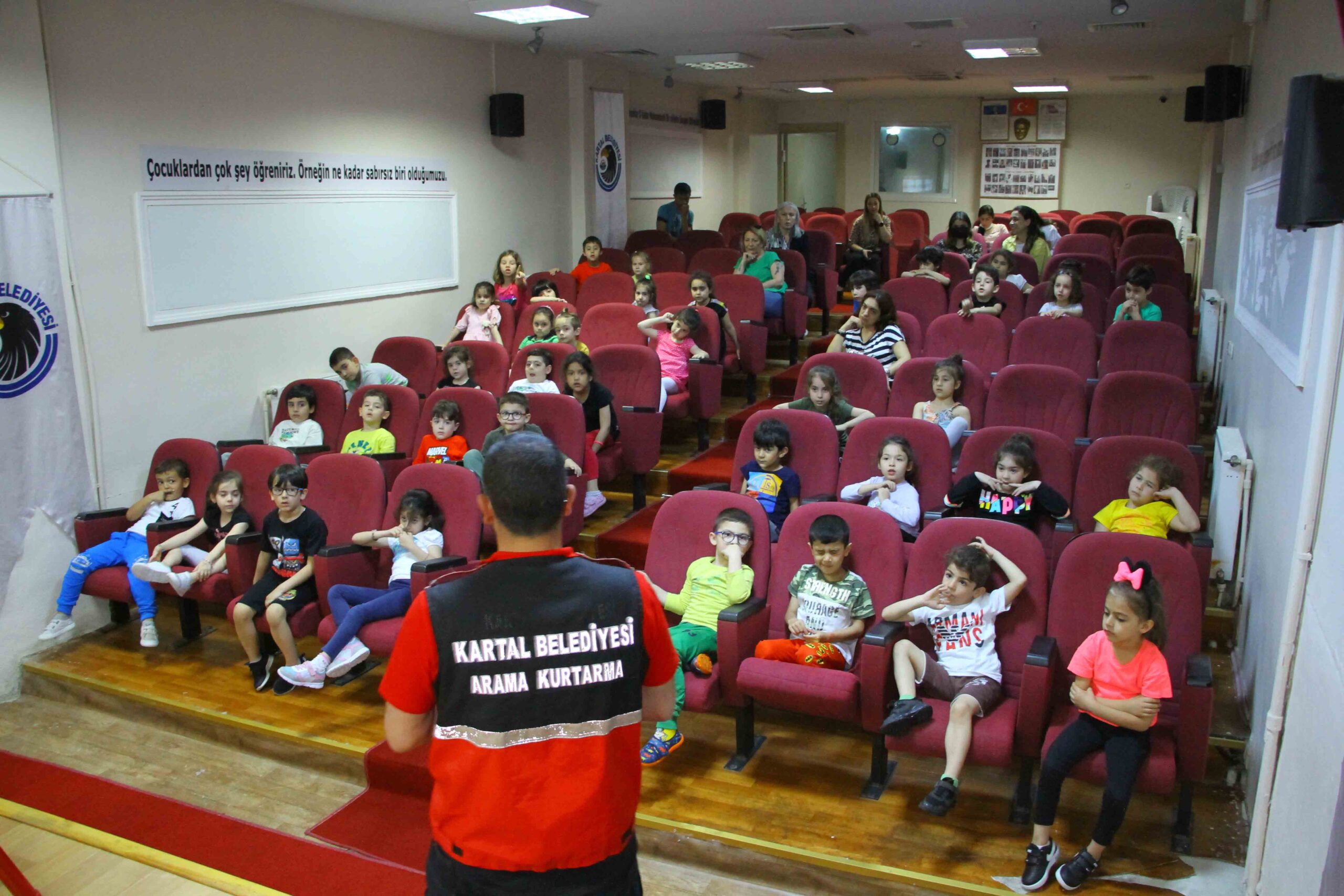Çocuk Gelişim Merkezi’ndeki öğrencilere yangın eğitimi verildi