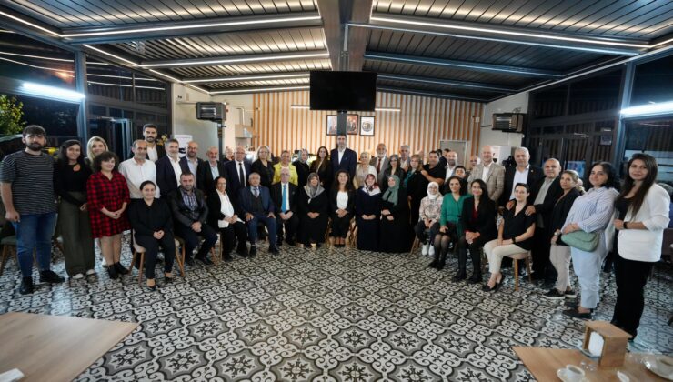 Kartal Belediyesi’nden Muhtarların Onuruna Yemek